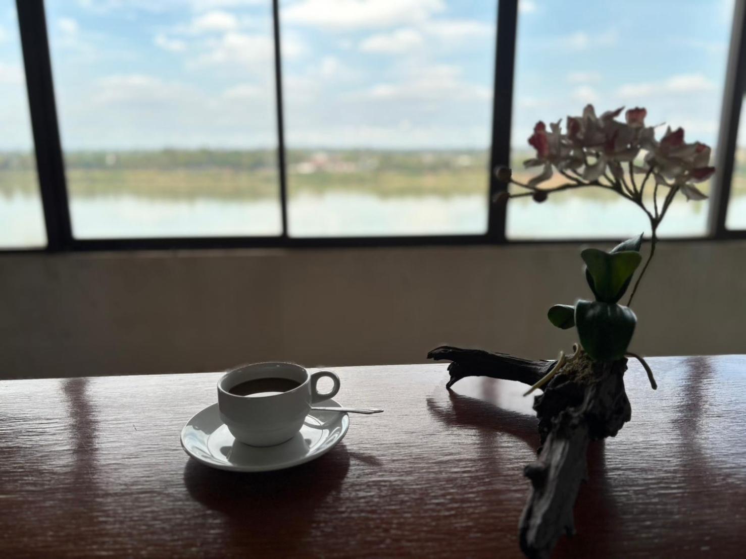 Royal Mekong Riverside Hotel نونغ خاي المظهر الخارجي الصورة